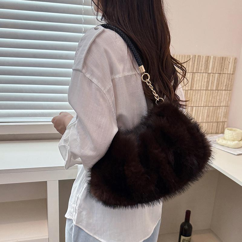 Yogodlns Women Winter Bags New Fashion Shoulder Bag Ladies Fur Shoulder Handbags Female Furry Pleated Designer Underarm Hobo Bags