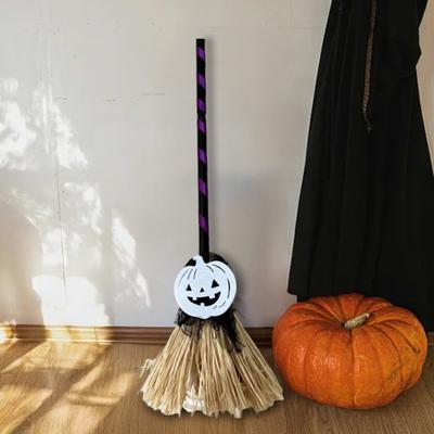 Mătură de Halloween plutitoare înaltă de 31,5 inchi, electrică, vrăjitoare, mătură zburătoare, animată, bântuită, mătură dansatoare cu LED pentru decor de podea de interior pentru casă
