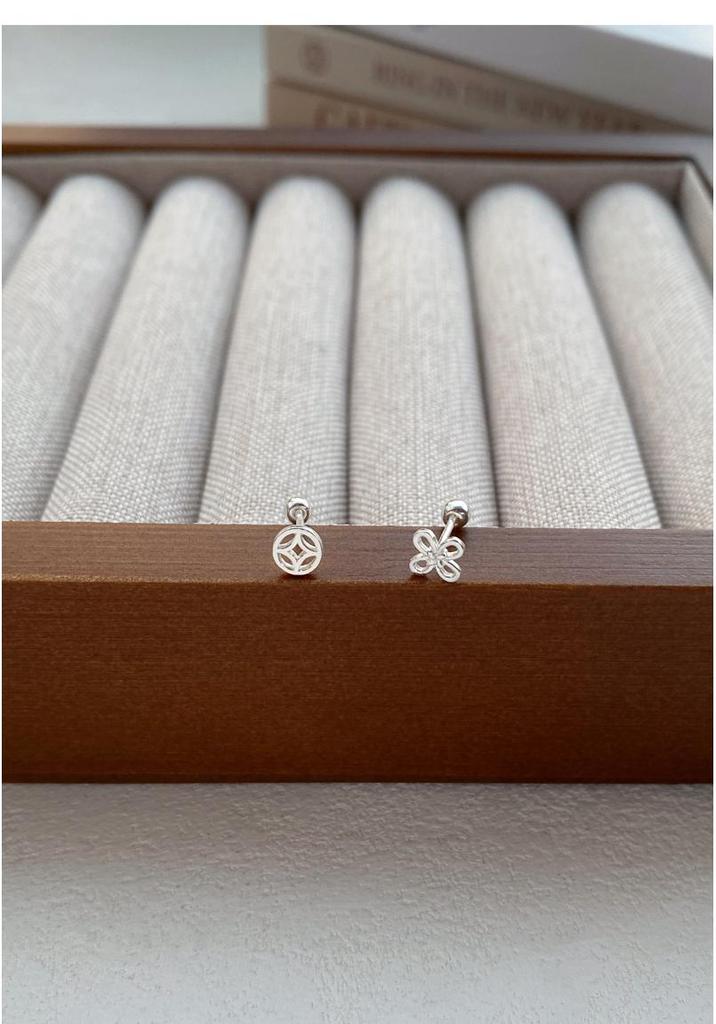 S999 Sterling Silver Women's Ear Studs: Elegant, Niche Design, Exquisitely Versatile Earrings