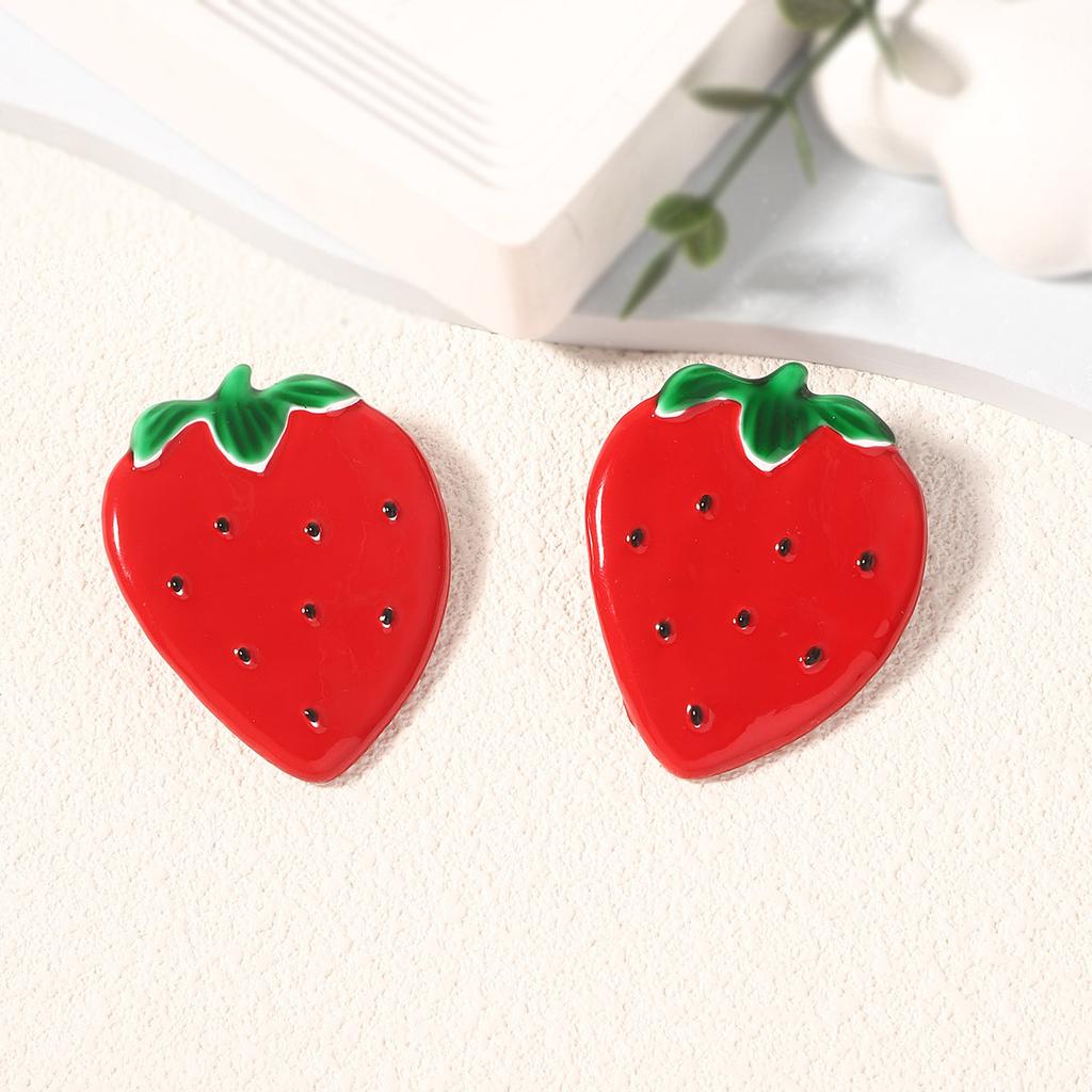 Summer new cool fruit drip oil alloy big strawberry sweet pastoral stud earrings, creative and fashionable