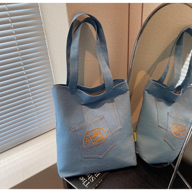 

New canvas bag large capacity student commuting shoulder tote bag cute print small fresh student светло-синий