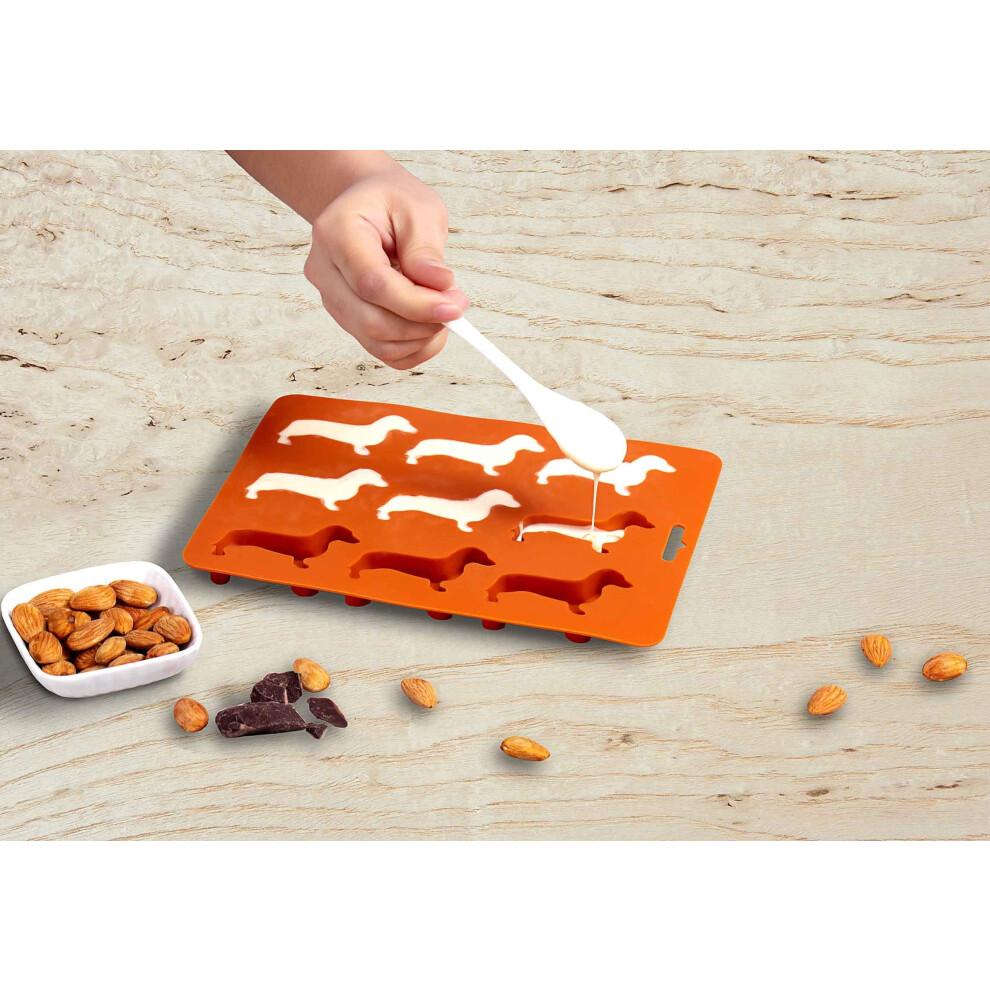 LYWUU Dachshund Dog Shaped Silicone Ice Cube Molds and Tray Brown