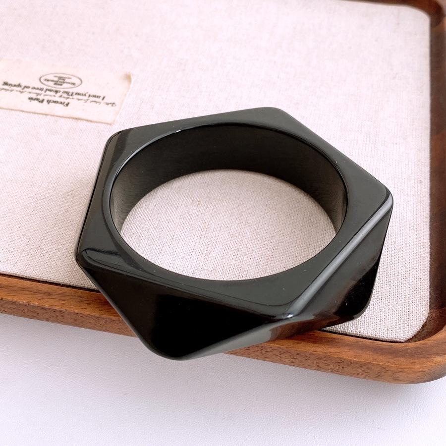 Elegante Bracciale Aperto Geometrico in Acrilico - Braccialetto Versatile di Alta Gamma per Donna
