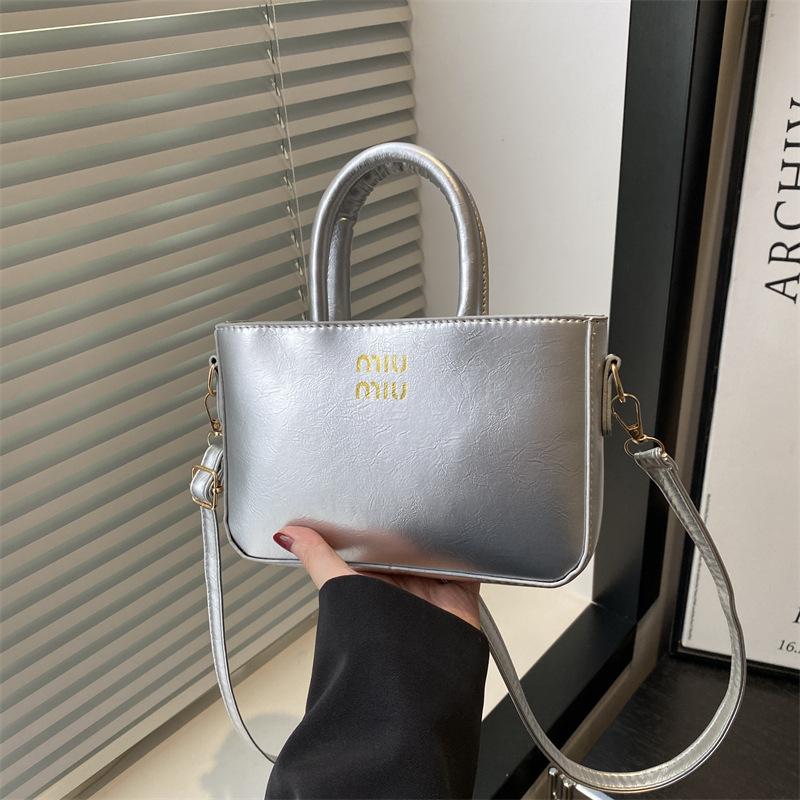 Kabelka módní všestranná a krásná jednoduchá taška přes rameno messenger nová ležérní dojížděcí dámská taška