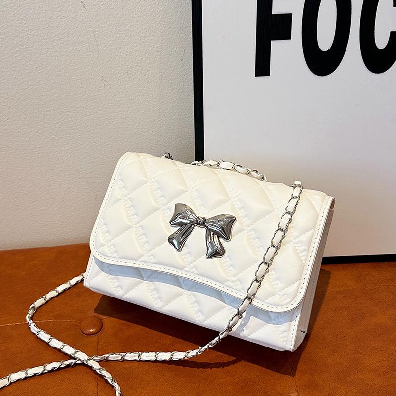 Rhombus casual chain solid color small square bag 2025 autumn new high value foreign style bow shoulder messenger bag