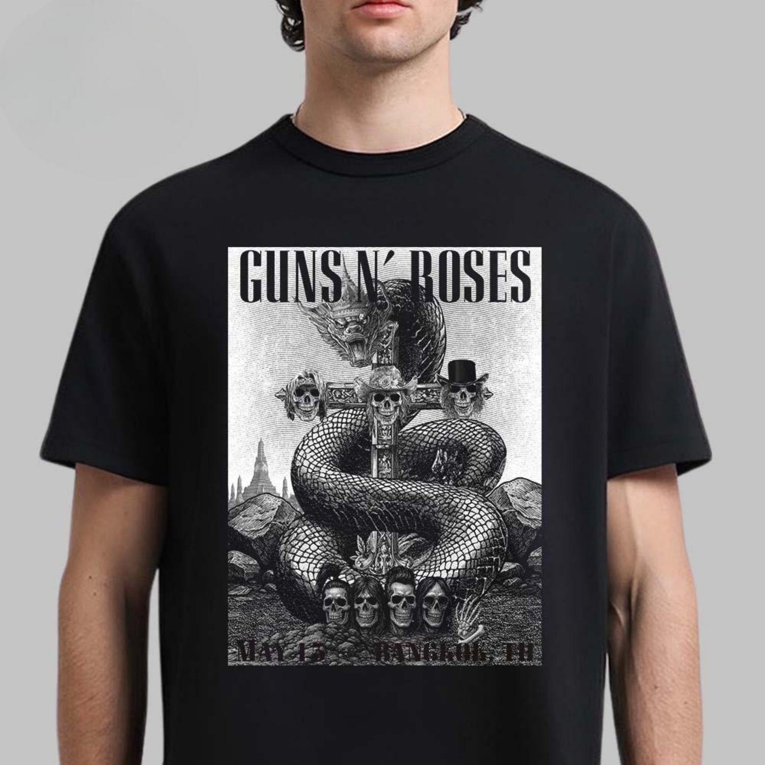 

Hot Guns N Roses London UK 2025 Tour Event Tee At Wembley Stadium On June 26 2025 Two Sided T-Shirt S чёрный