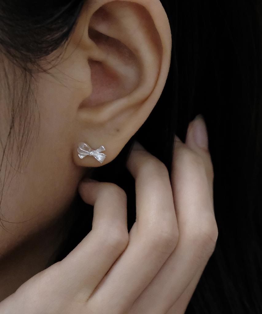 Poetryhaus Classy Ribbon Earrings