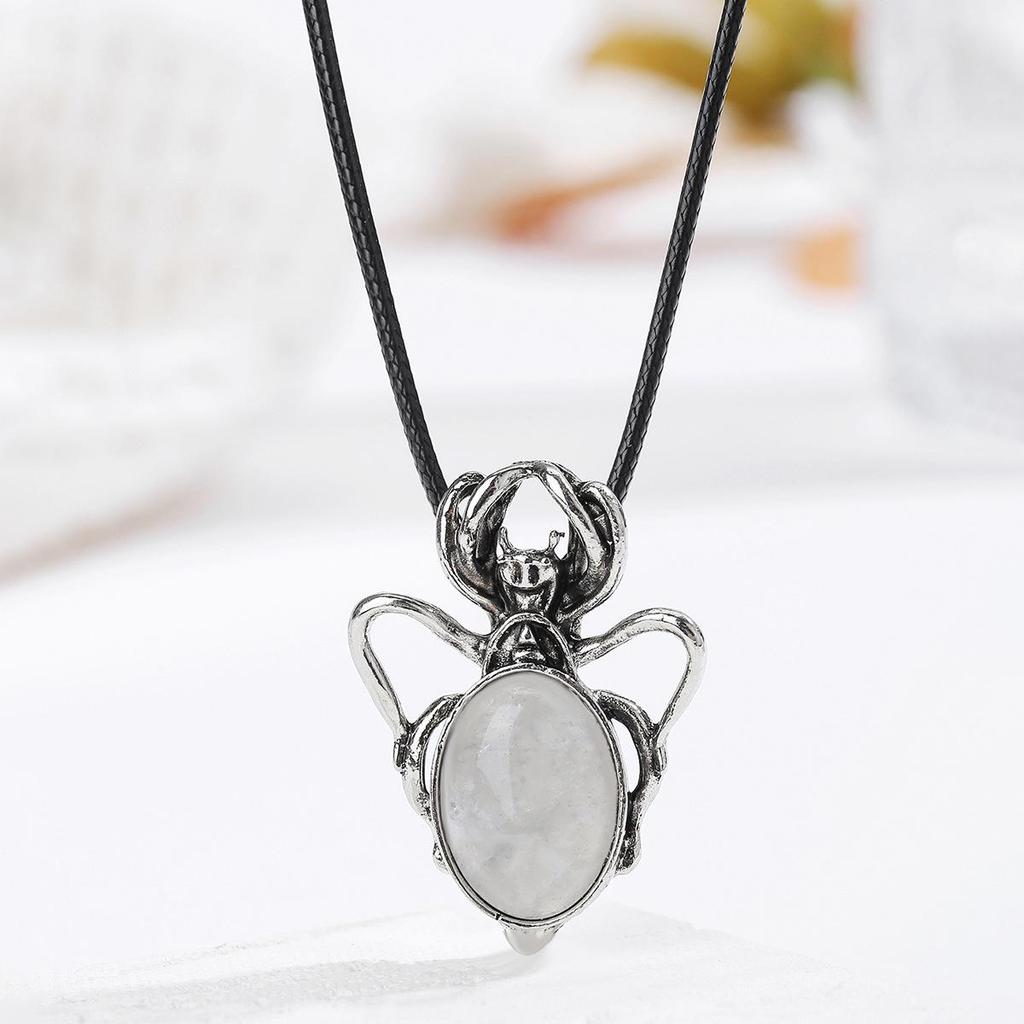 Spider-Shaped Bohemian Amethyst Pendant Necklace with Natural Crystal and Alloy Inlay