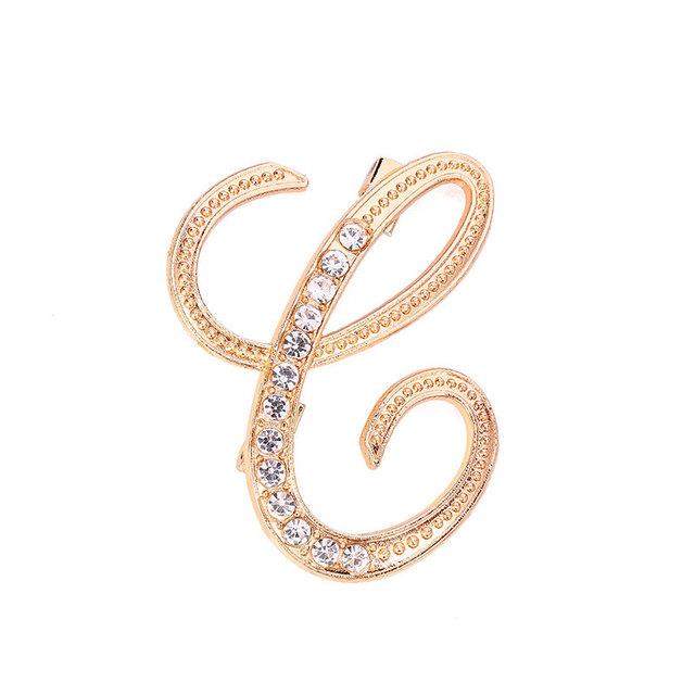 Kadın Erkek A-Z Harf Broş Rhinestones Kristal Gümüş Rengi İngilizce Alfabe Metal Rozetler Sevimli Takı Aksesuarları Noel Hediyesi