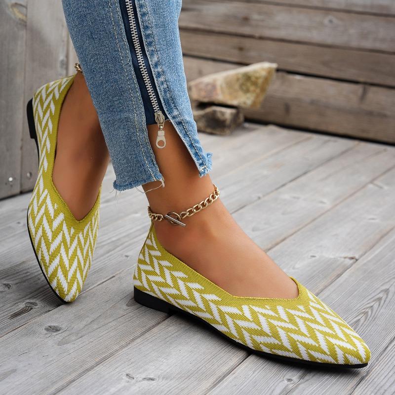 Women's Flying Weaving Summer New Pointed Flat Shallow Comfortable Doudou Shoes Large Size Casual Single Shoes
