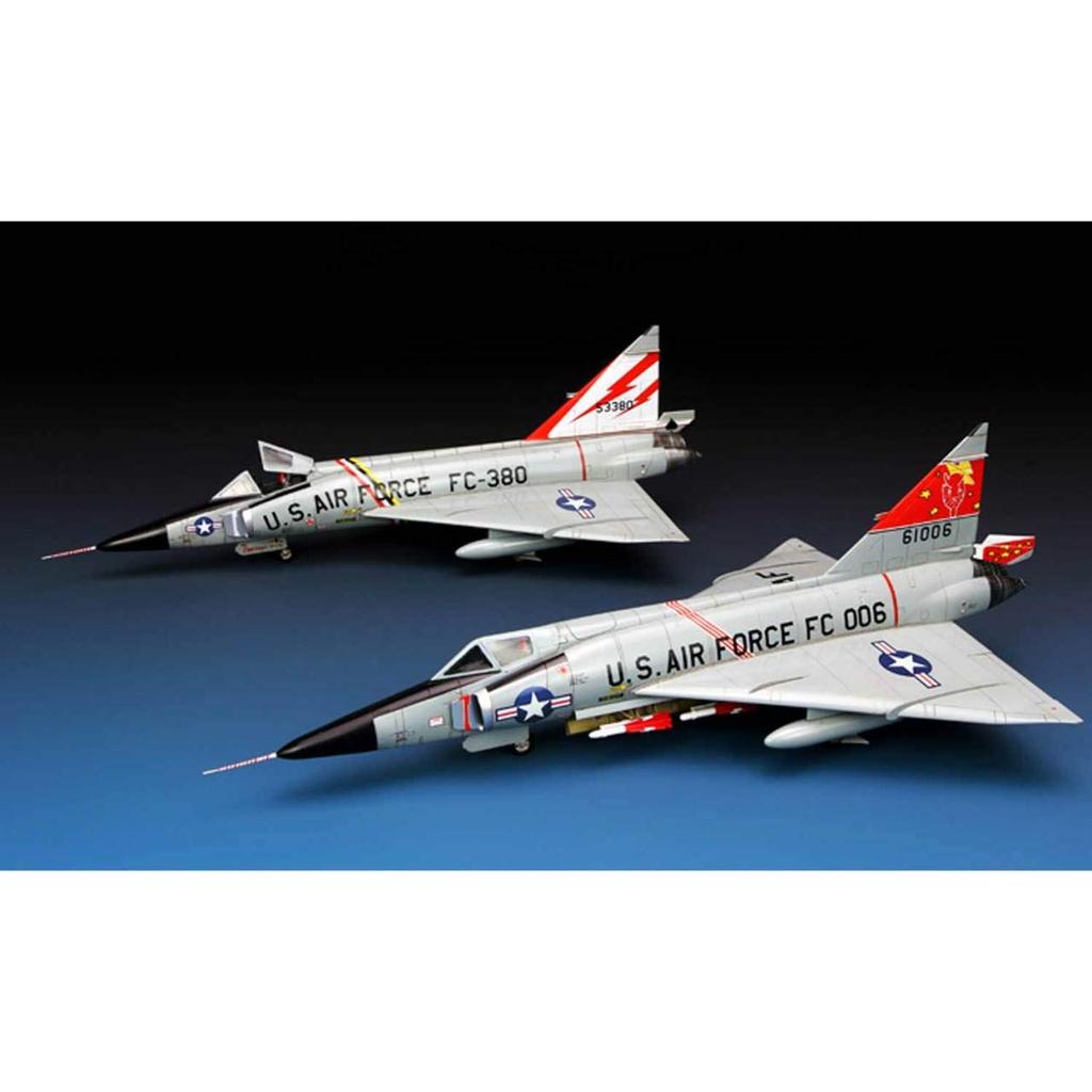 Meng Model Convair Delta Dagger Plastic Model Kit 1/72 F-102A MNETS-003