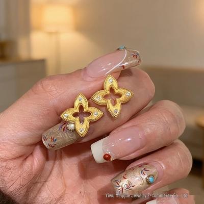 Vintage Goud Geborstelde Vierklapper Diamant Stud Oorbellen