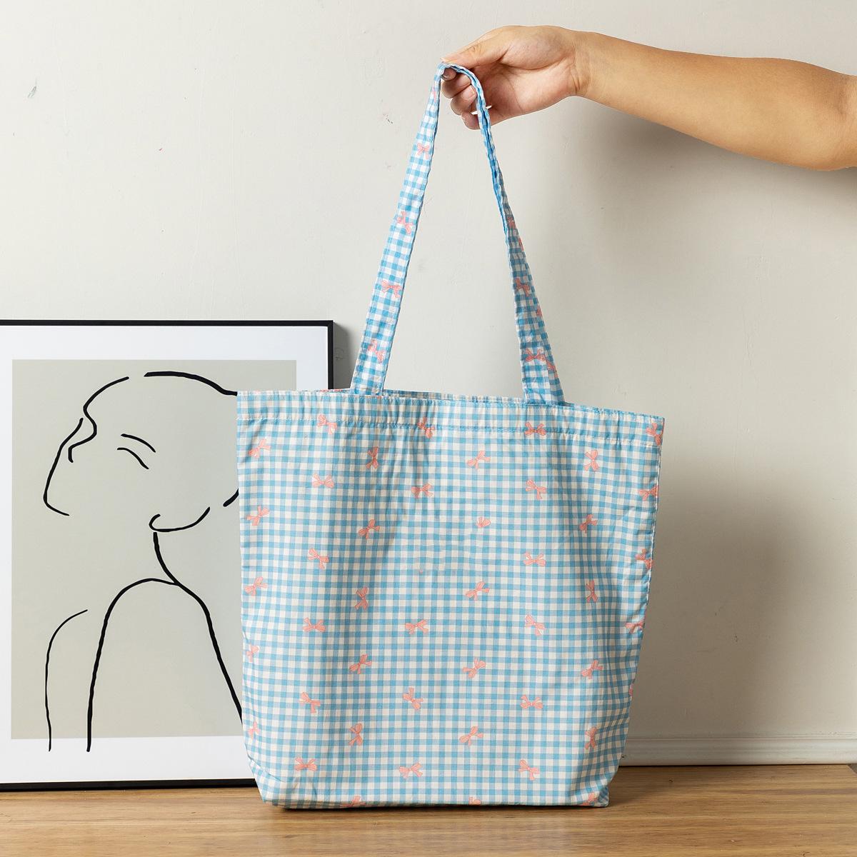 

Fresh Canvas Bow Print Tote - Cute, Large-Capacity Shoulder Bag for Students 36.5*7.5*38 cm