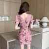 Sexy V-Ausschnitt Bodycon Kleid mit Schmetterlingsmuster, gerafft, tailliert und mit Netz-Kurzärmeln