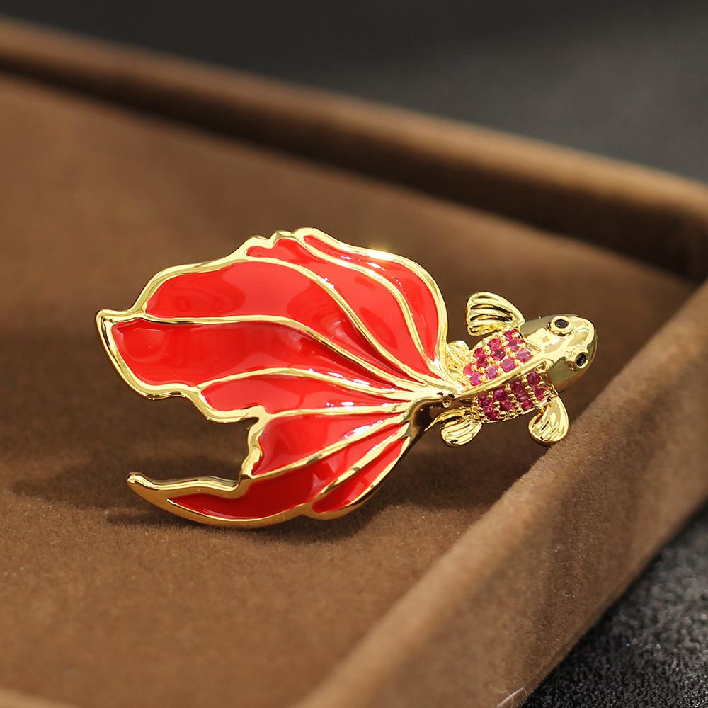 Chinese Classic Red Oil Drop Diamond Koi Brooch Exquisite Niche Versatile Marine Life Goldfish Pin Women's
