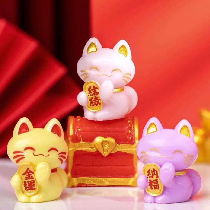 Adorable Resin Lucky Cat Figurines For Car Desktop Decor In Multiple Colors Cute Lucky Cat Resin Craft For Diy Decoration