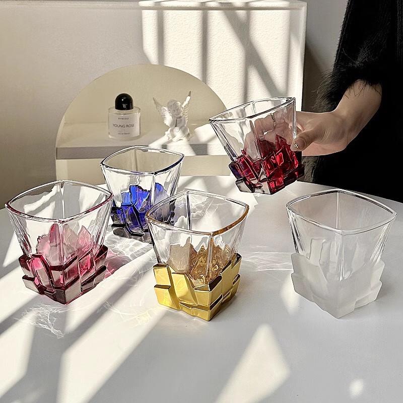 Künstlerisches Eiswürfel-Whiskyglas