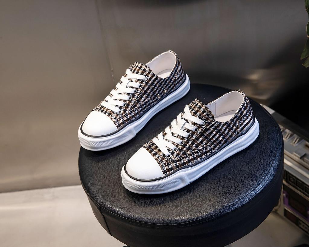 The First Layer of Pigskin Inner Casual Single Shoes Spring and Summer 2025 New Sports Flat Women's Shoes Running Breathable White Shoes