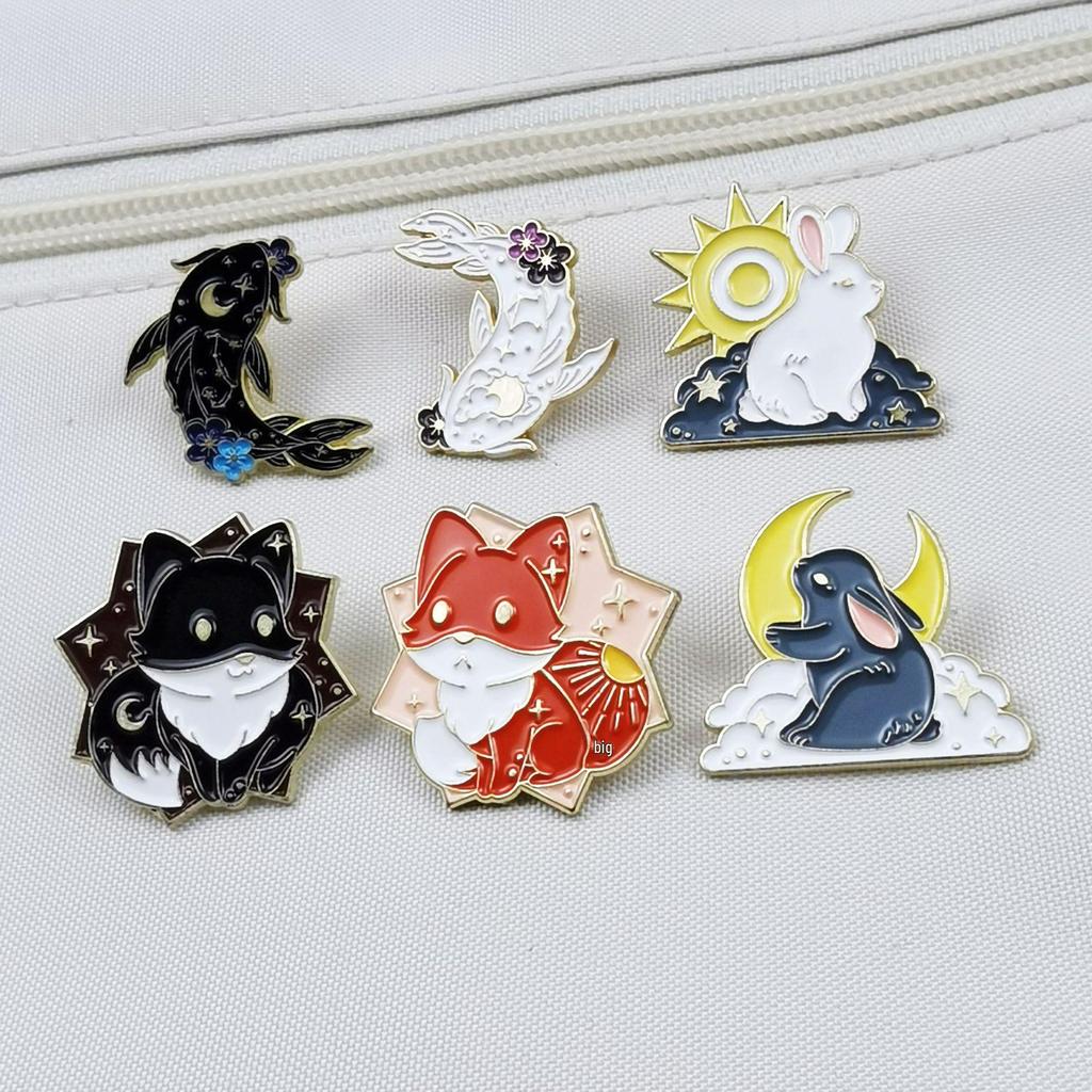 Creative Yin Yang Animal Brooch - Fox & Rabbit Cartoon Badge with Alloy Drip Oil Ornaments