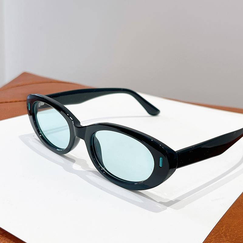 Cute Oval Sunglasses 2025 Women Fashion Vintage Candy Color Rim Shades Trendy Brand Design Travelling Decor Sun Glasses