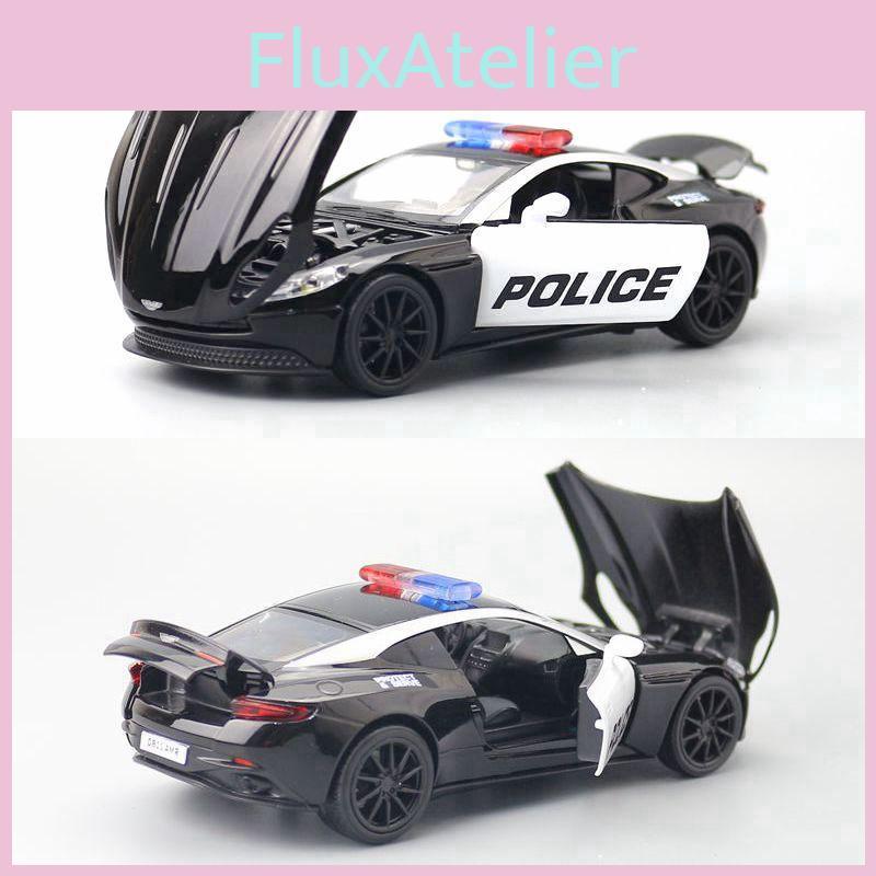132 Aston Martin Alloy Car Model Police Car With Sound Light For Collector