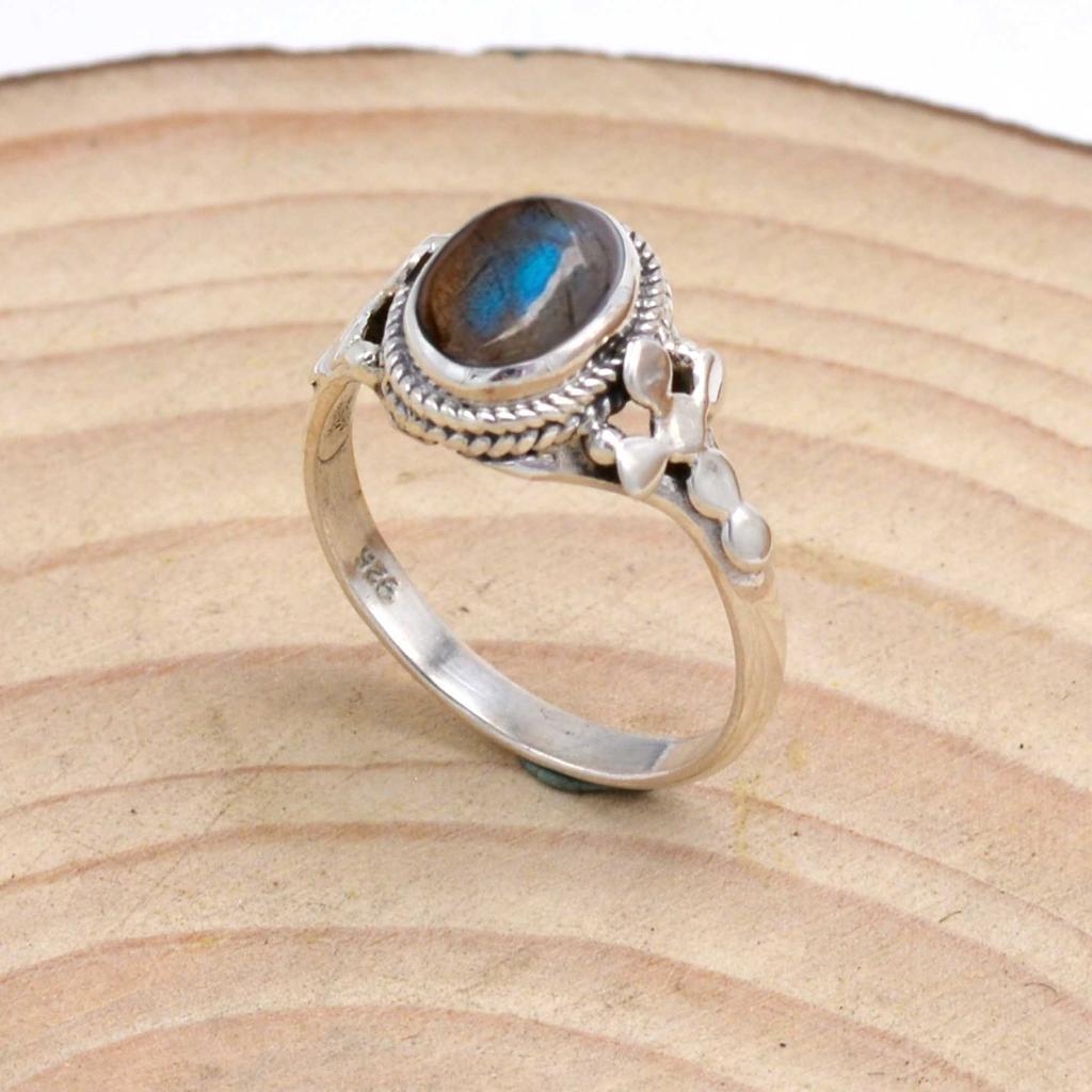 Labradorite 925 Sterling sølv kvinner Cross Ring, Birthstone Håndlaget Ring, Gave til henne, Oval Gemstone Statement Ring