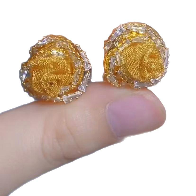 Gold Mesh Crystal Rose Ear Cuffs - Elegant High-End Versatile Women's Earrings.