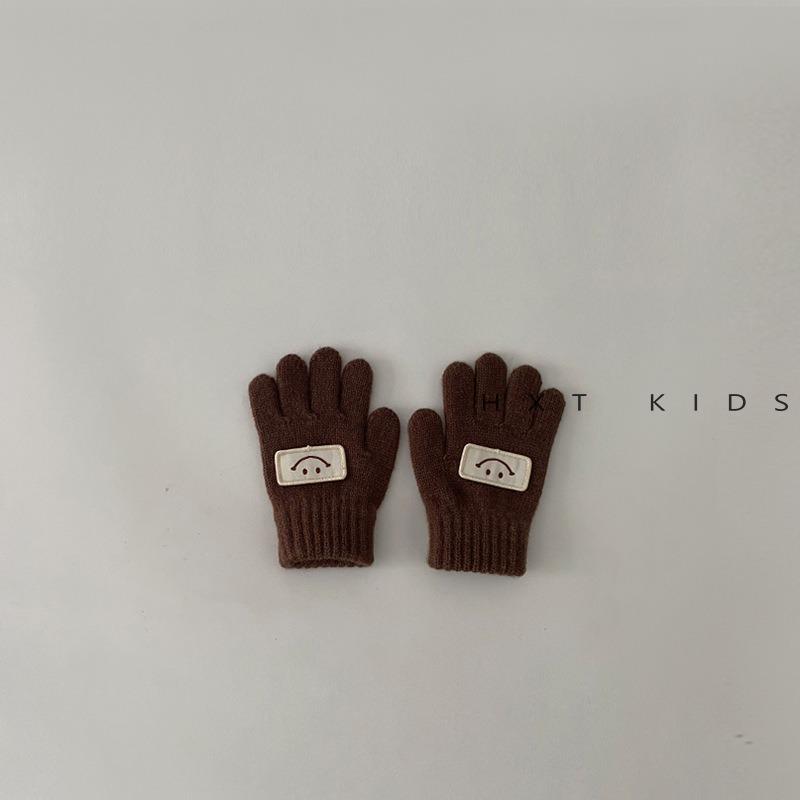 

-Year-old children s gloves winter outdoor warm smiley face small standard finger infant baby winter gloves Reference age 1-5 years old кофейный