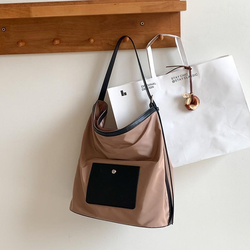 

2025 Korean New Large-capacity Women s Nylon Bucket Bag Light Casual Commuting Splicing Single-shoulder Tote хакі