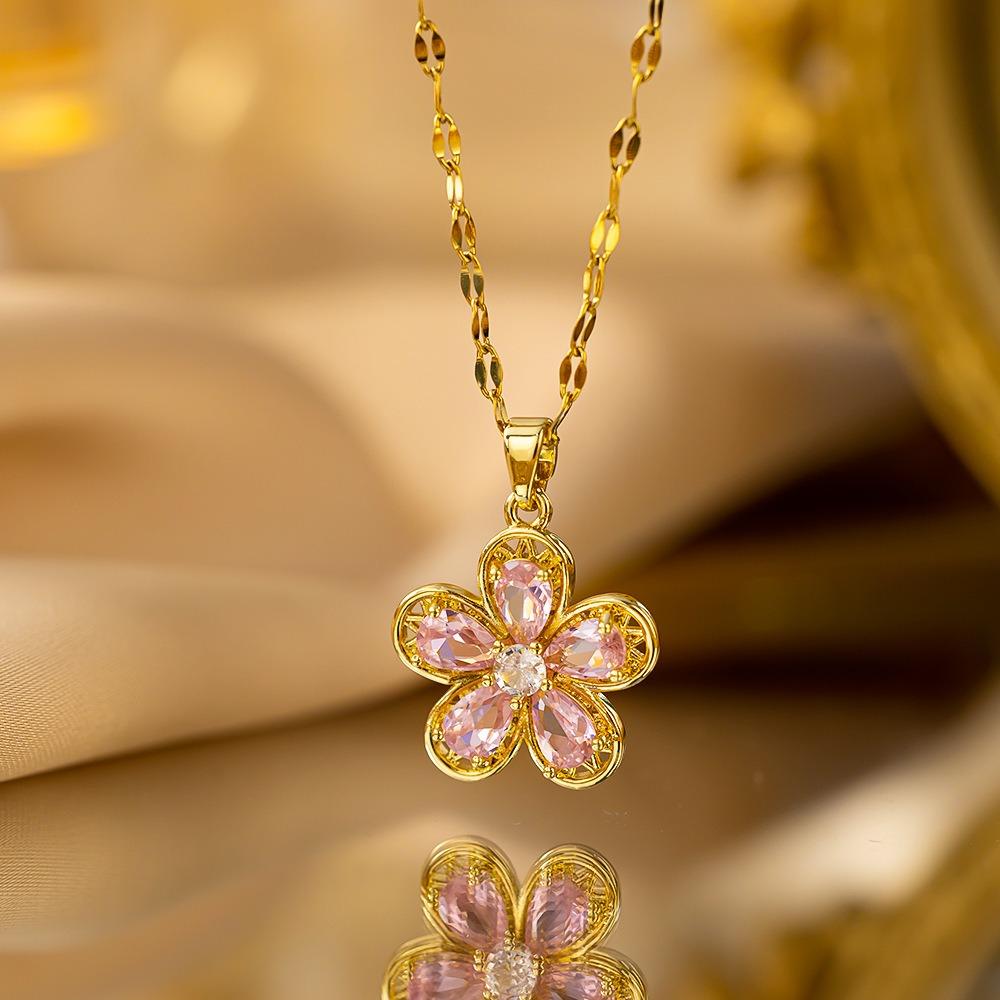 Elegant Luxury Full Zircon Copper Micro Inlaid Necklace Women Simple Exquisite Collarbone Chain Necklace