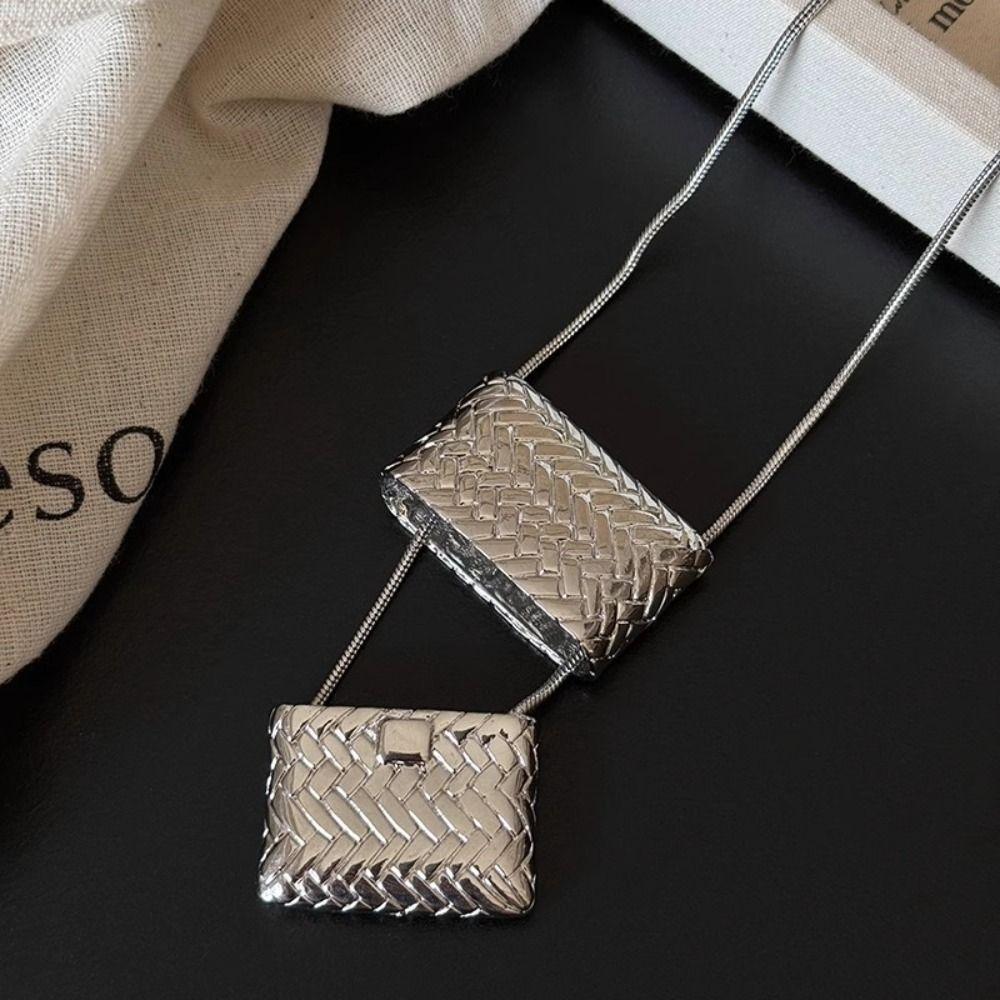 Metal Long Necklace with Water Bottle Pendant Women Choker  for Fashion Enthusiasts