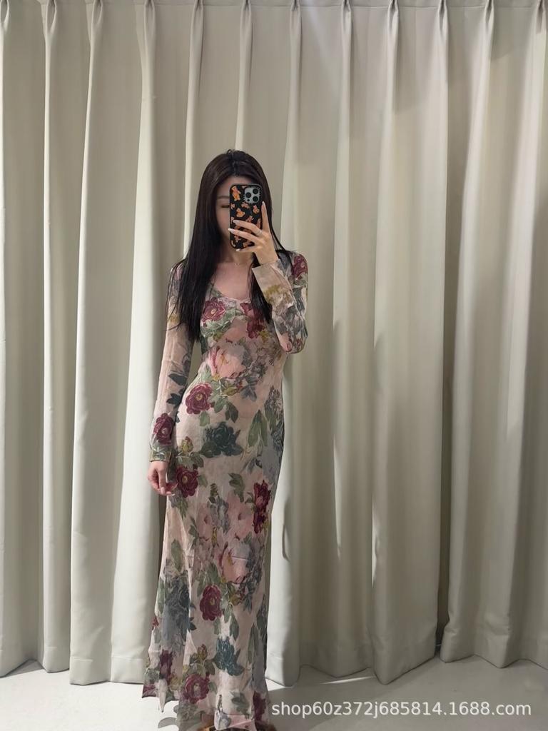 French Niche Retro Rose Print Long Sleeve Dress for Spring 2026