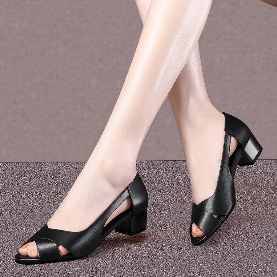 2024 Fashion New Korean Soft Leather Sandals Outwear Fish Mouth Thick Heels Shoes Soft Sole Middle Heels Mom's Shoes for Women