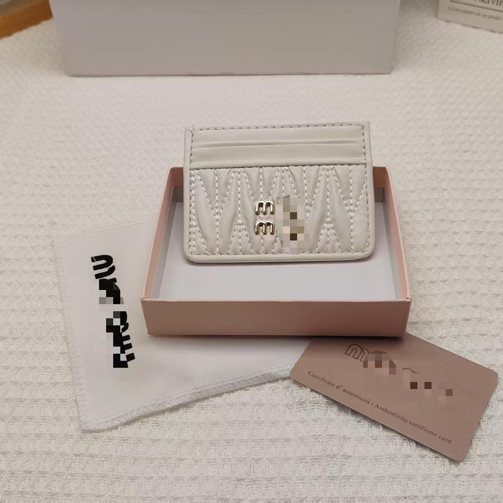 Trendy M Women's Versatile Pleated Wallet: Stylish Short Coin & Card Holder
