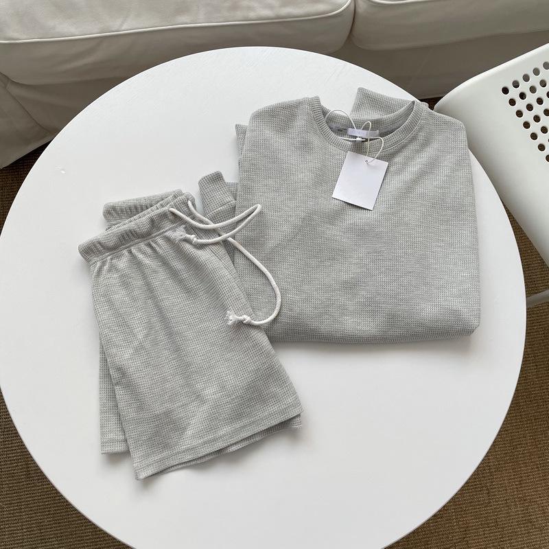 

Женский винтажный трикотажный топ с длинными рукавами и шорты с карманами XL бежевый