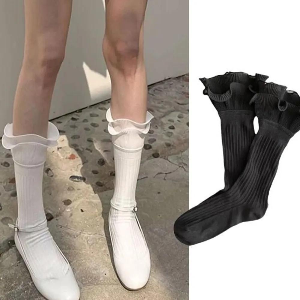 Hollige Carney Women s Ruffle Detail Ribbed Long Knee Socks white