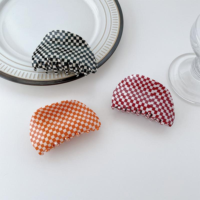 Sophisticated 78cm Acetate Hair Clip Featuring Classic Red White Checkered Pattern For Women Elegant