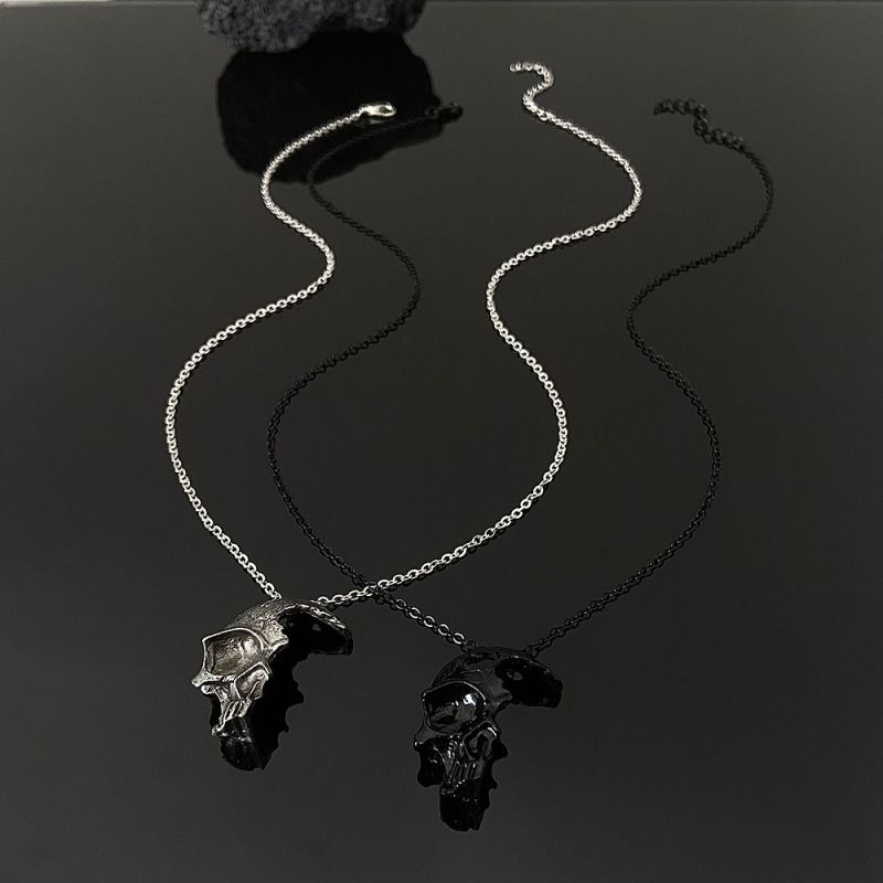 Half face skull necklace men's retro alloy skull pendant gothic necklace jewelry