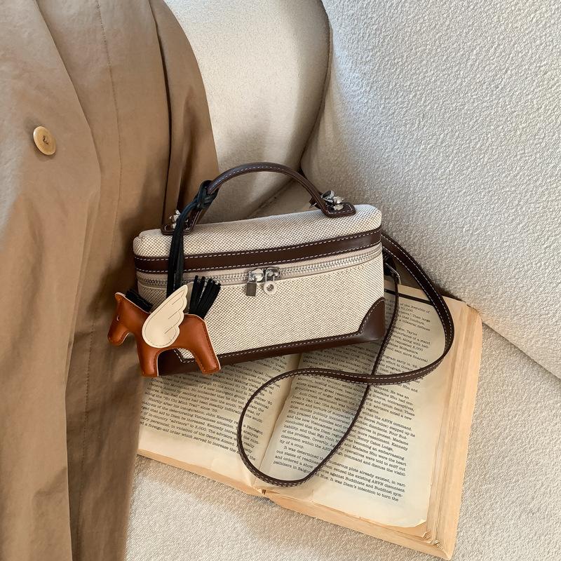 Large-capacity Versatile Casual Small Horse-shaped Handbag with A Slanted Shoulder Strap, Small Square Bag