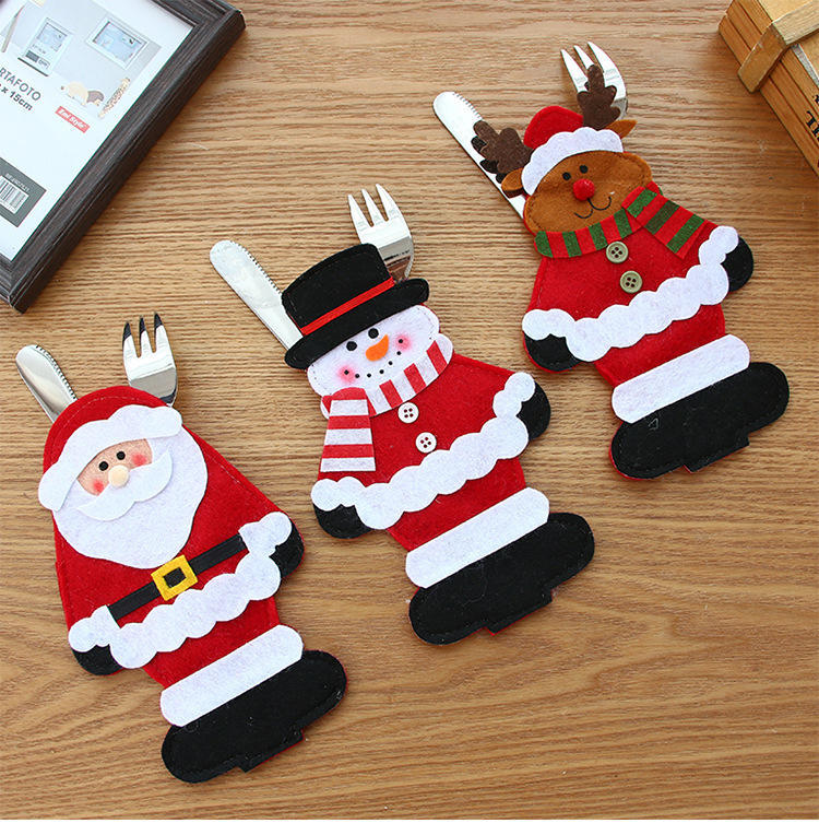 4PCS Christmas Cutlery Holders Silverware Holders Pockets Knifes Forks Tableware Bags Reindeer Xmas Tableware Holder for Christmas Holiday Party Kitchen Supplies