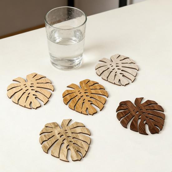 5Pcs Tropical Leaf Coasters Wooden Drink Mats for Kitchen Bar Table Protection Monstera Shape Heat-Resistant Mat Rustic Home Decor Holiday Party