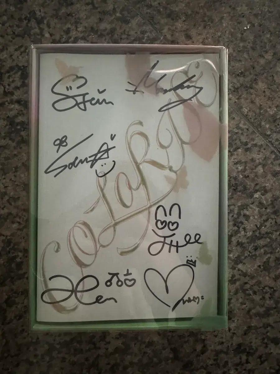 

Secret Weekly Colorise autograph album with handwritten message