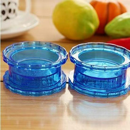 Compact Plastic Garlic Tool: Mincer, Chopper, Press, Masher, Grater, and Crusher for Creative Kitchen Use
