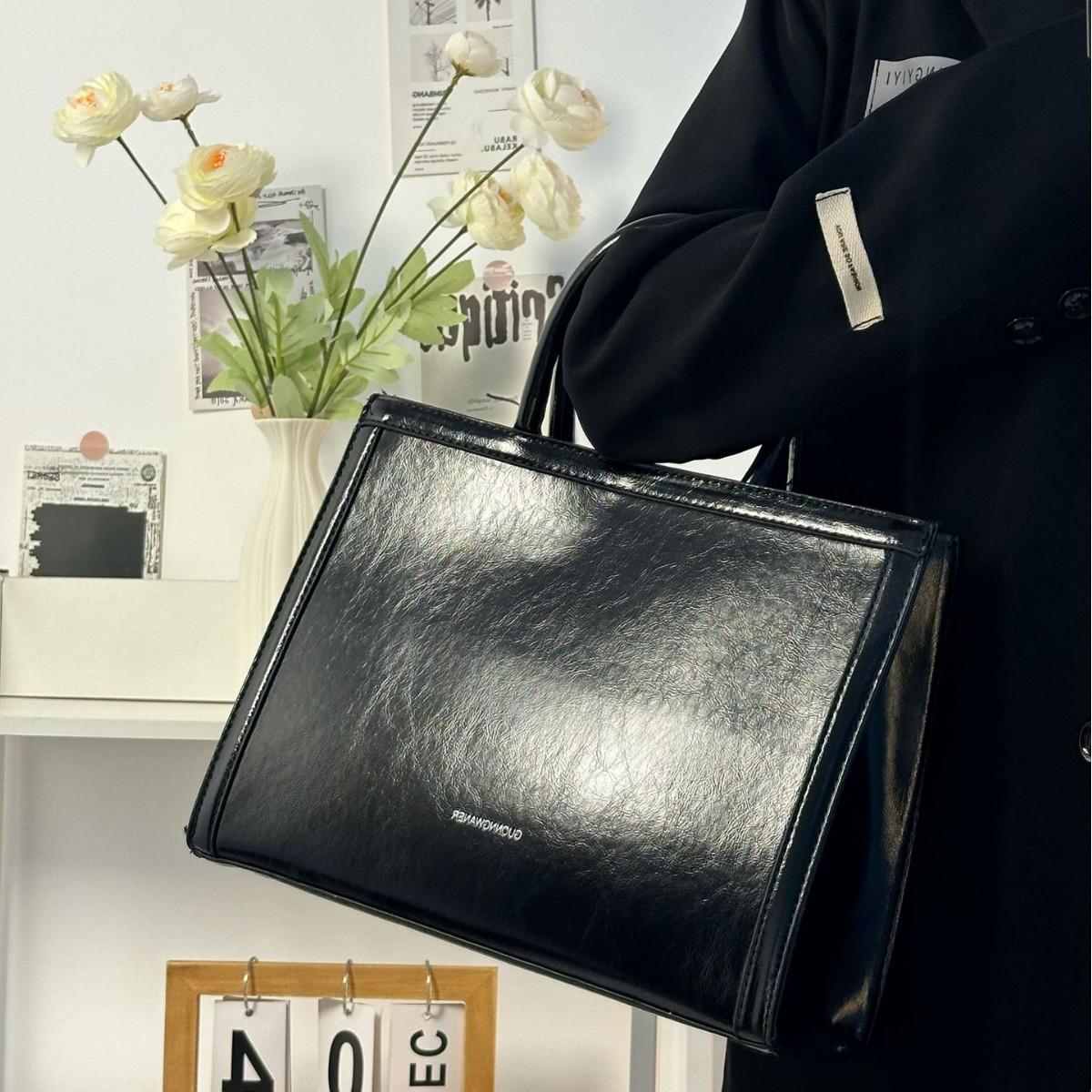 Academy-style briefcase, school and commuting bag, Korean-style tote bag, large-capacity crossbody bag, vintage shoulder handbag for women чёрный