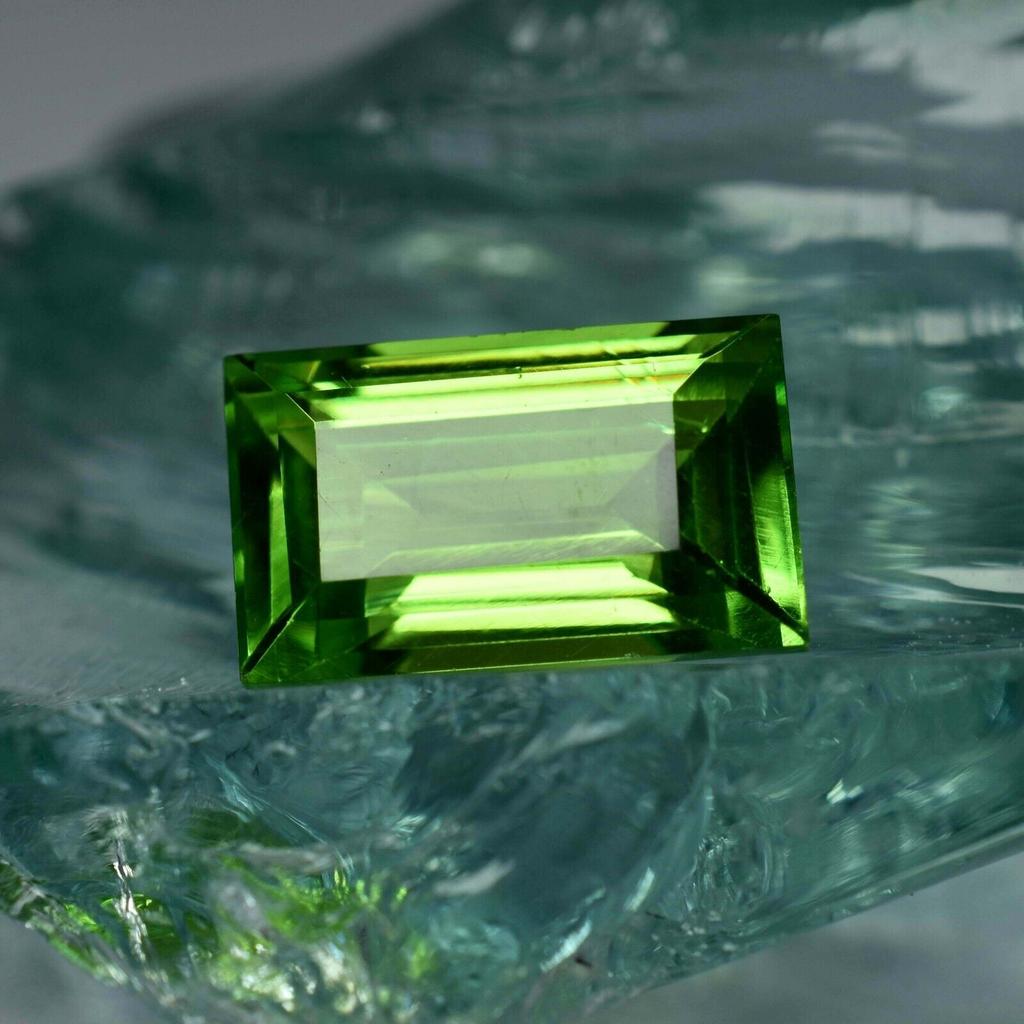 10.25 Ct Natural Green Peridot CERTIFIED Loose Gemstone Emerald Cut AM-277