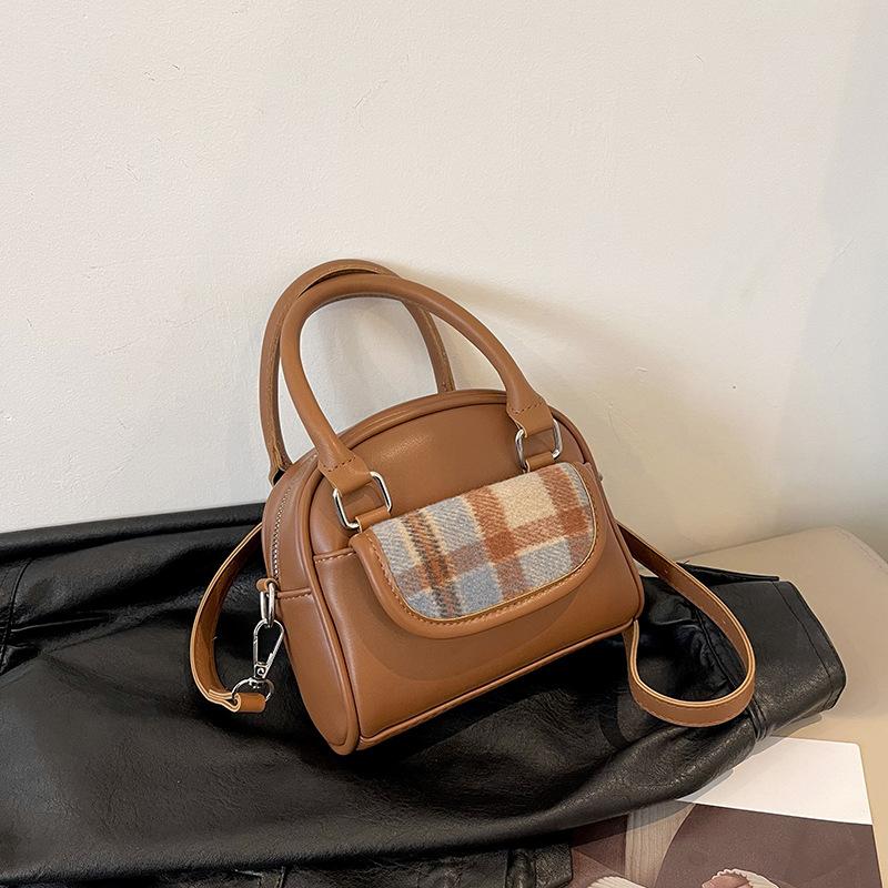 

Маленькая женская сумка 2024 года, новая высококачественная ретро-сумка на плечо Maillard, сумка-мессенджер для поездок на работу, маленькая квадратная сумка коричневый