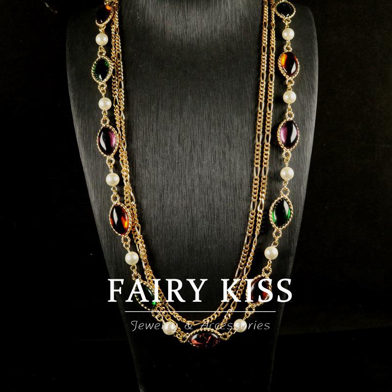 

Gold-Plated Retro Court-Style Multi-layer Necklace for Women - Exquisite Light Luxury Sweater Chain