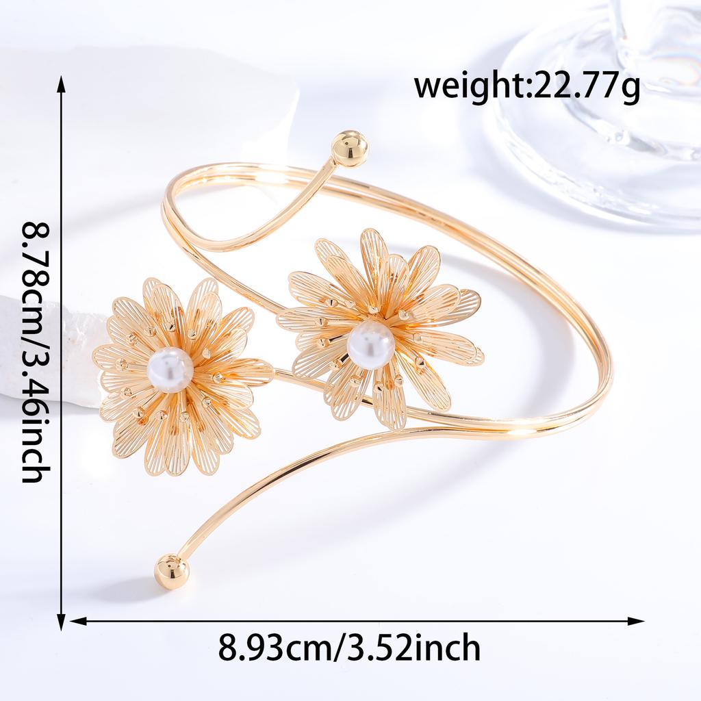 Hot-selling three-dimensional flower bracelet light luxury temperament high-end open arm bracelet pearl bracelet fairy wind arm decoration