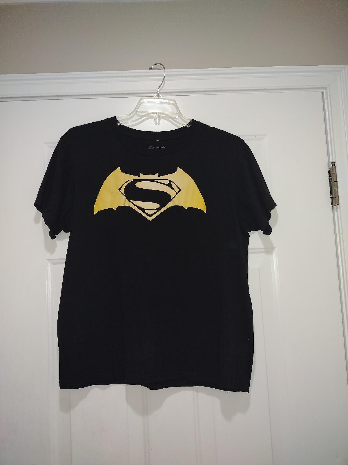 batman vs superman Graphic Shirt Men s Size Large Unisex T-Shirt XXXXL