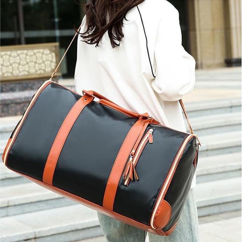 Large Foldable All-Black Travel Handbag for Women – Multifunctional Gym, Suit, and Luggage Bag
